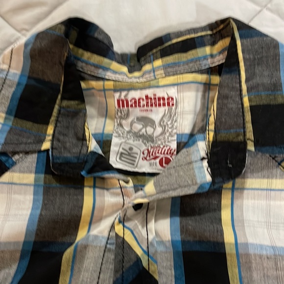 Machine button up. - Picture 2 of 3